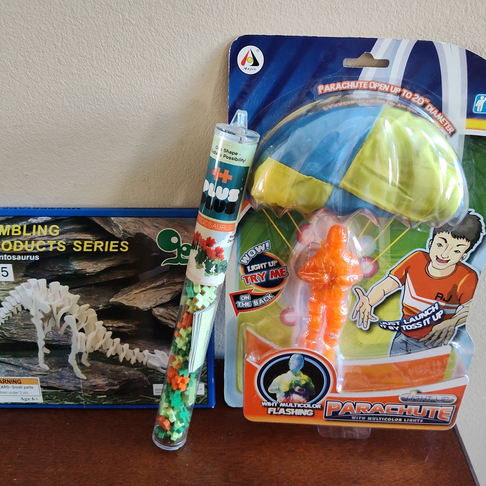 Toy Bundle: Dinosaurs And Parachutes